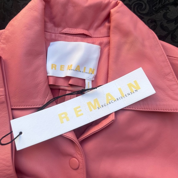 $310 REMAIN Birger Christensen
Sienna shirt NWT
100% sheep leather size 6 - Picture 4 of 12